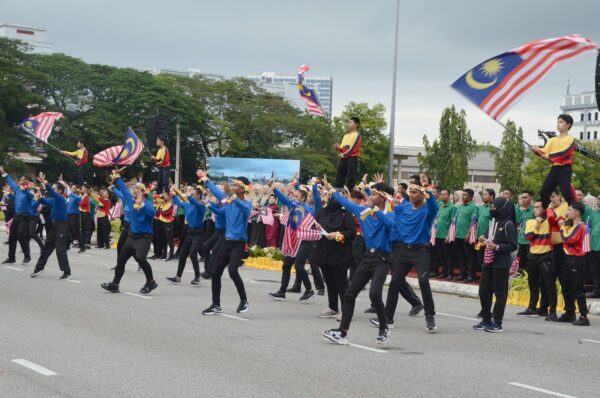 27 SGM youth division members from Negeri Sembilan participated in the National Day celebrations