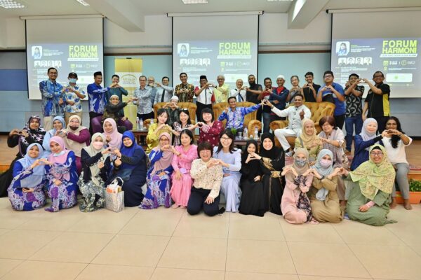 SGM Participates in Interfaith Dialogue at a Mosque