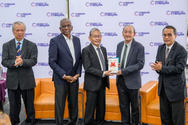 SGM Presents Books to University of Cyberjaya Library