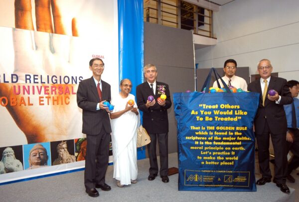 SGM Co-organises Exhibition Showcasing World Religions and Global Ethics