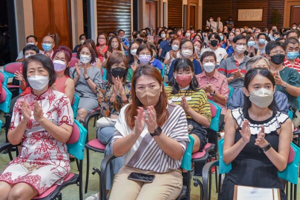 全马于元旦日举行新年勤行会