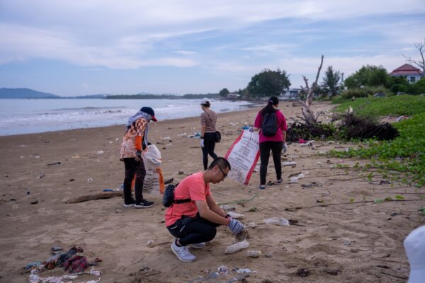 20230916 Sabah beach cleaning